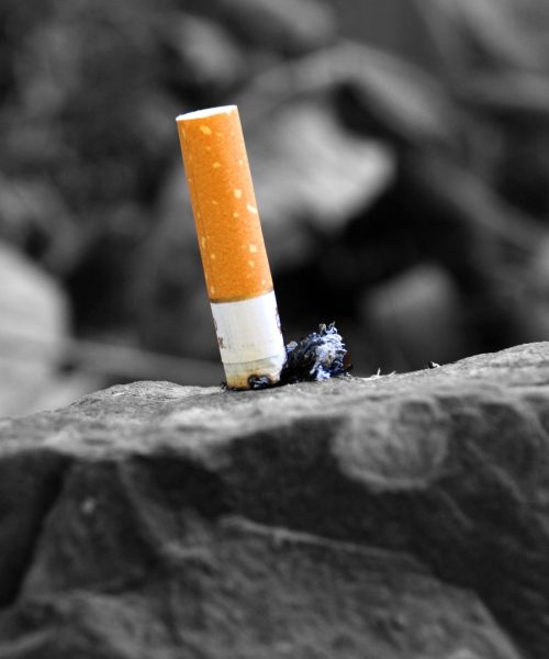 Cigarette écrasée symbolisant la pratique d'arrêt du tabac par l'hypnose